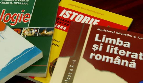 Scandal după schimbarea programei şcolare. Profesorii acuză că este "identică cu cea din 1978"