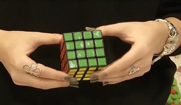 De la Monopoly la roboți controlați din telefon: jucăriile care ne-au cucerit înaintea erei digitale