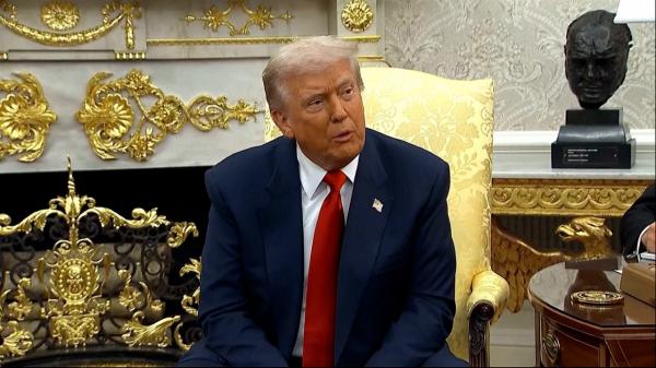 Donald Trump ameninţă un preşedinte cu războiul, dacă nu va pleca din funcţie