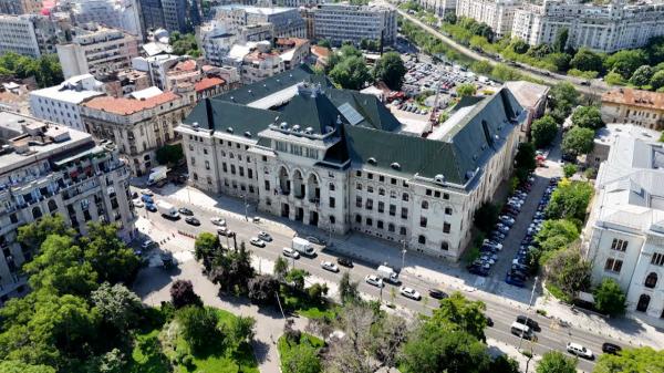 Alegerile din Capitală blochează reformele. Preşedintele şi Guvernul, în campanie electorală