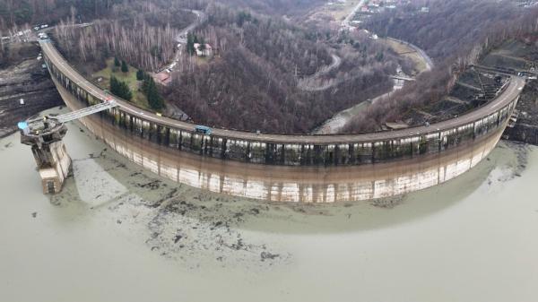 Criza apei din Prahova oprește 10% din energia României. Centrala de la Brazi, închisă pentru două zile