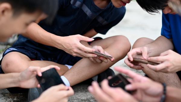 Sute de mii de adolescenți australieni rămân fără Instagram și Facebook din 10 decembrie