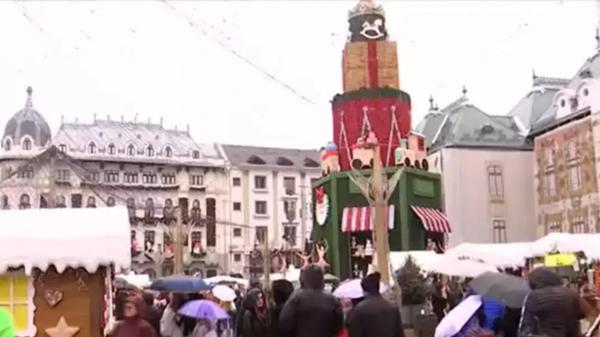 Târgurile de Crăciun din România atrag turişti din toată lumea: europeni şi asiatici ne vizitează de sărbători