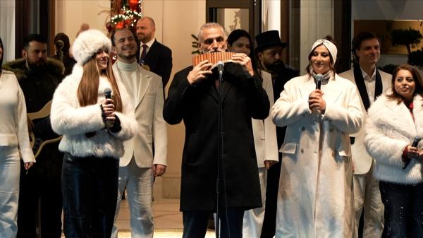 Moment inedit în Capitală: Primul flashmob organizat pe faţada unui hotel din inima Bucureştiului