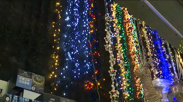 Instalațiile de Crăciun pot provoca incendii. Reguli esențiale pentru folosirea luminiţelor de brad