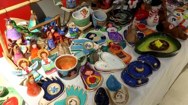 Idei de cadouri handmade pentru Crăciun. Decoraţiuni, haine, bijuterii și cosmetice pentru toate buzunarele