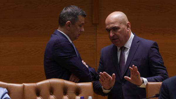 PSD ameninţă iar cu opoziţia, dar doar după ce se împart banii din Buget. Nu exclude alianţă cu AUR