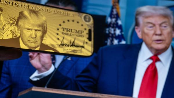 Donald Trump a lansat "Gold Card". Imigranţii bogaţii pot plăti 1 milion de dolari ca să locuiască în SUA