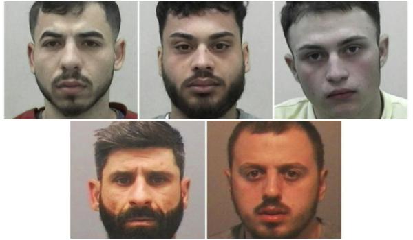 Patru români şi un albanez, condamnaţi la închisoare, după ce au violat mai multe minore în Marea Britanie