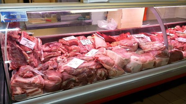 Carnea de porc, mai ieftină cu 20% față de 2024. Fermierii se plâng de costuri