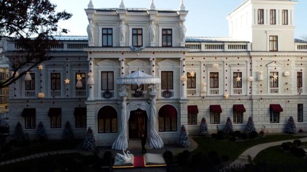 Bijuteria Capitalei care se redeschide după 2 ani de restaurări. Palatul va deveni galerie cu produse de lux