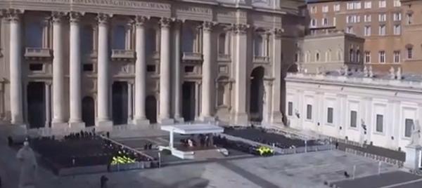 Papa Leon cere credincioşilor să nu îşi piardă speranţa