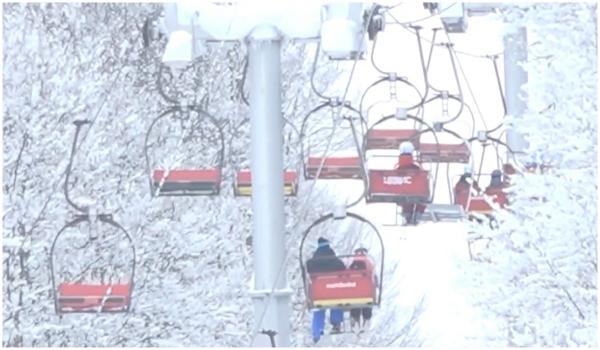 Turist german, mort după ce a căzut dintr-un telescaun într-o stațiune din Muntenegru. Soţia sa, grav rănită