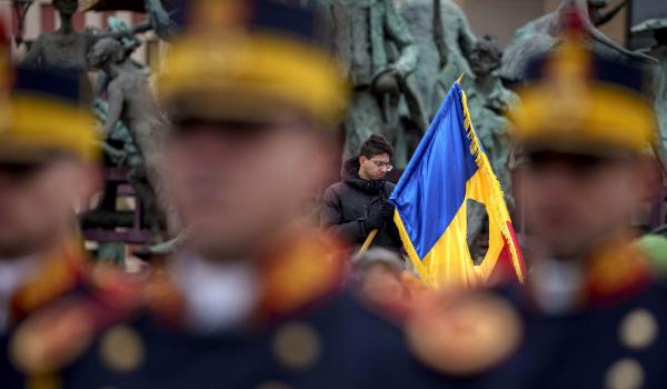 36 de ani de la căderea comunismului, întrebări fără răspuns şi libertate