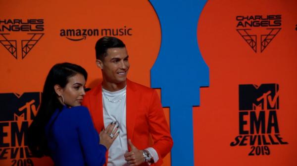 De Crăciun, Ronaldo şi logodnica sa își fac un cadou de 8 mil. €: două vile impresionante în Arabia Saudită