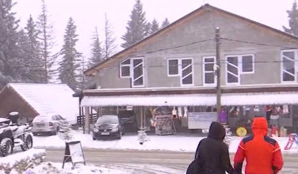 Iarna de poveste a ajuns în România: ninsori și peisaje spectaculoase de Crăciun în toată ţara