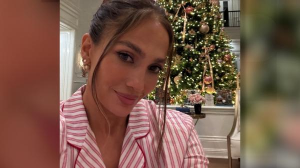 De la Nadia Comăneci la Jennifer Lopez: cum au sărbătorit vedetele Crăciunul