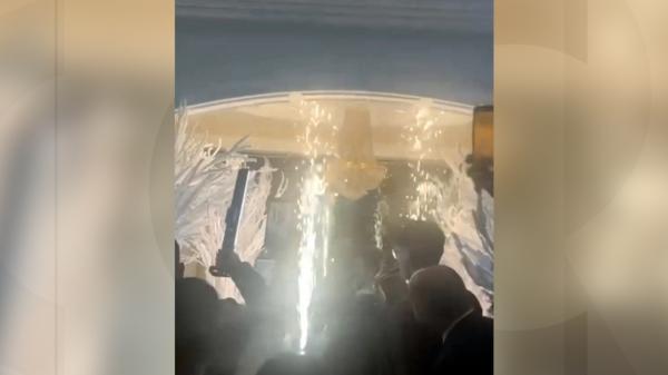 Nuntă transformată în coşmar în Italia. Artificiile de la tortul mirilor au aprins draperiile şi tavanul sălii