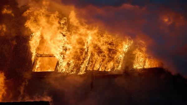 Trei familii din Caraş-Severin au rămas pe drumuri, după ce casele le-au fost mistuite de un incendiu violent