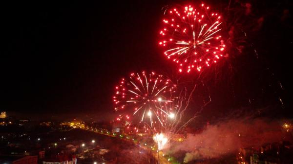 De la festivaluri de lumini, la baluri mascate. Cum se pregătesc cluburile din Capitală de Revelion