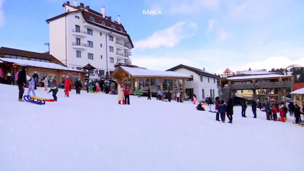 Cum s-au pregătit pensiunile de la munte şi de la mare de Revelion: surprize pentru turişti