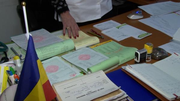 Guvernul a hotârât ca prima zi de concediu medical să nu fie plătită. Ce stă în spatele deciziei