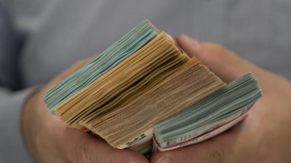 Jumătate de milion de români vor plăti mai puţin la rate din 2026