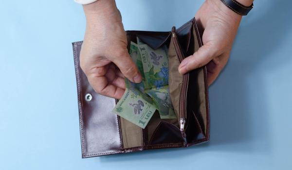 Alocaţiile, îngheţate pentru al doilea an consecutiv. Guvernul a suspendat şi în 2026 majorarea cu inflaţia