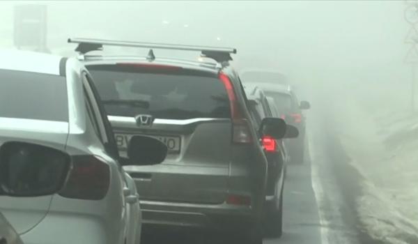 Liniștea de minivacanță s-a terminat cu ambuteiajele de pe Valea Prahovei pentru cei care au fost în Braşov