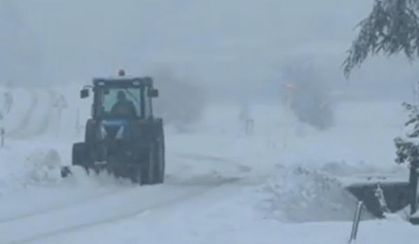 Vreme extremă în Europa. Parisul paralizat de zăpadă, Scoţia închide şcolile