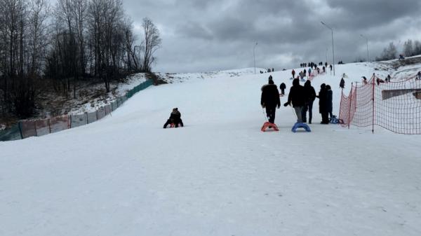 Suspiciuni de sabotaj la o pârtie din Bucovina: teleschiul lăsat fără curent, instalațiile distruse