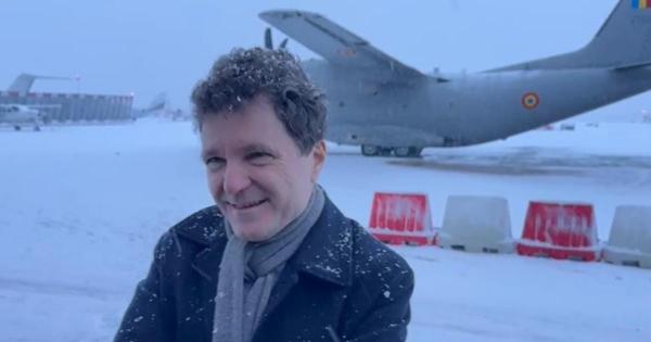 Preşedintele Nicuşor Dan, blocat la Paris din cauza ninsorii. Aeronava Spartan nu a putut decola