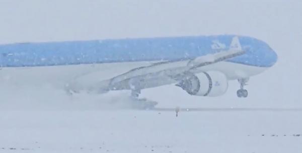 Vreme extremă în Europa. Transporturile au fost paralizate total în mai multe ţări