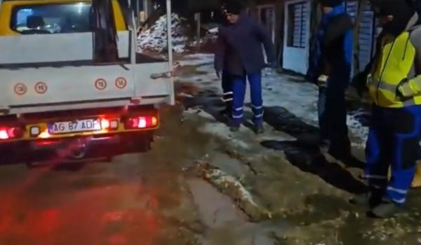 Canalizare de coșmar în satul argeşean Smeura: străzile pline de gropi și noroi: "Este jale"