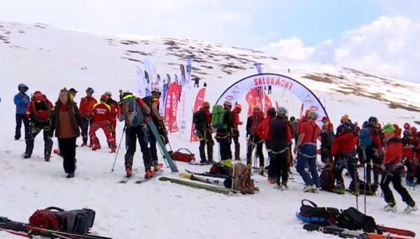 Risc major de avalanșe în mai multe masive montane. Avertismentul salvamontiştilor