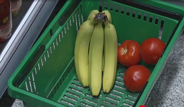 Românii strâng cureaua. Coșurile de cumpărături, tot mai goale: "Facem economie. Nu prea sunt bani"