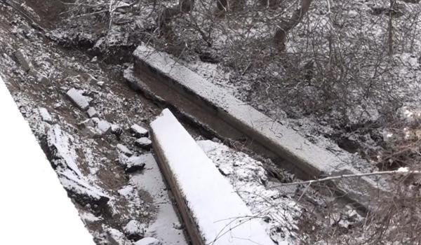 O arteră din Câmpina, în pericol de prăbușire. Primar: "Ne e frică să nu ne plece cumva strada cu totul"