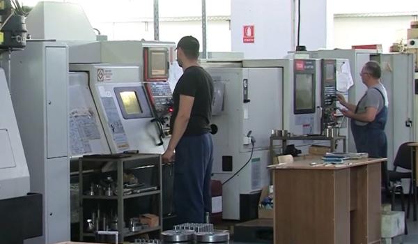 "Am fost team leader și nu mă mai vrea nimeni". Companiile care anunță mii de concedieri