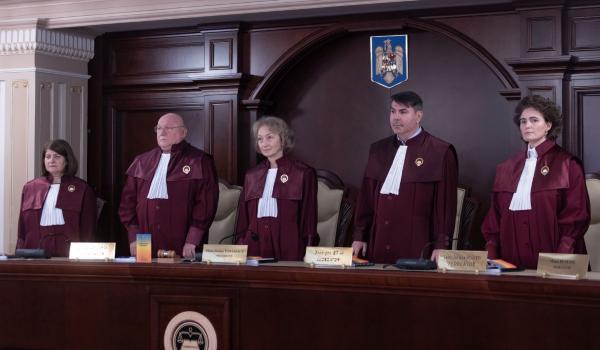 Decizia CCR pe pensiile magistraților, amânată pentru februarie. Care este motivația și ce riscă România