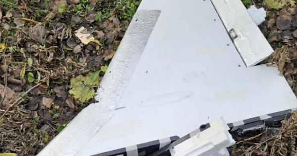 Fragmente dintr-o dronă militară, găsite în curtea unui localnic din Vrancea