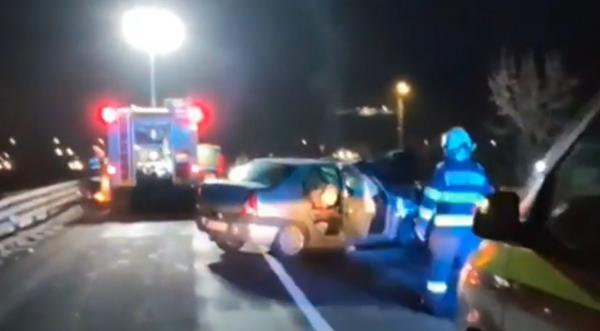 Accident de groază cu două maşini în Hunedoara. Două persoane au murit, o a treia este în stare gravă