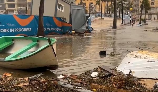 "Luăm o canoe şi plecăm". Imaginile dezastrului din Italia, unde staţiunile au fost măturate de furtuni