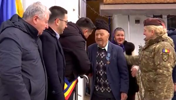 Veteran de război, sărbătorit la 104 ani. Povestea impresionantă a gorjeanului care a evadat din lagăr