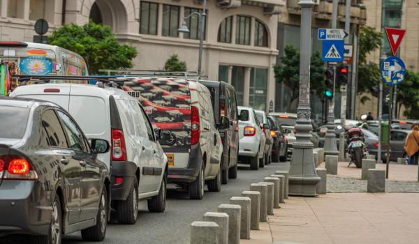 Şoferii cu permis auto pentru categoria B vor putea conduce şi alte tipuri de maşini