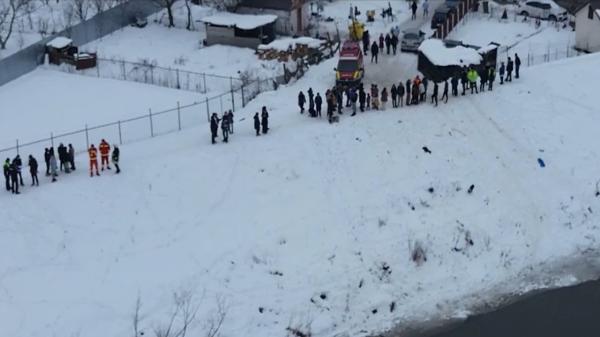 Mărturia adolescentului care a întrat în Someş să salveze copilul de 5 ani. Verişorul de 4 ani, de negăsit