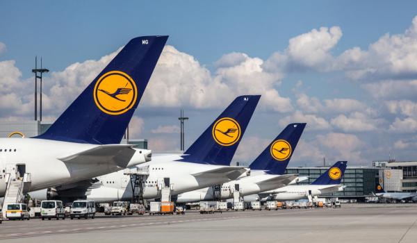 Panică în Orientul Mijlociu. Zeci de zboruri în regiune, anulate pe fondul tensiunilor dintre SUA şi Iran