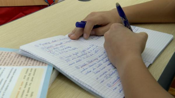 Părinţii despre propunerea ca anul şcolar să înceapă mai devreme: Septembrie e luna concediilor ieftine