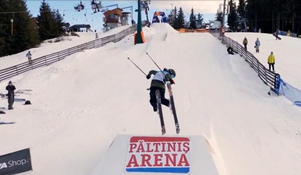 Adrenalină la altitudine la Păltiniș. Pe schiuri sau snowboard, sportivii s-au întrecut în trucuri extreme