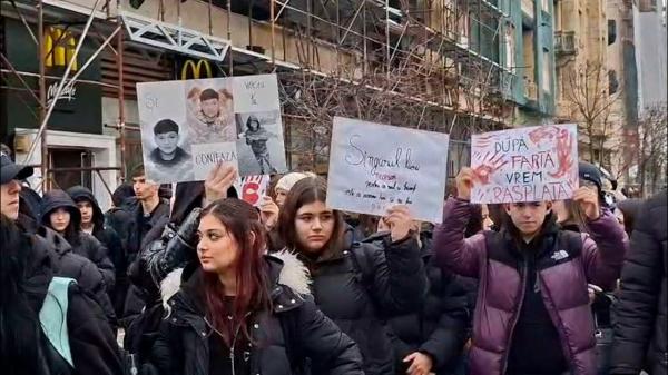 Proteste la Timişoara: "Dreptate pentru Mario!". Elevi și părinți cer modificarea vârstei de răspundere penală
