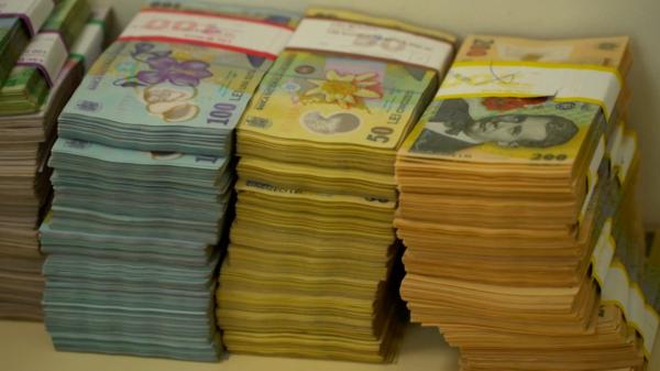 Fiecare român pierde 57.000 de lei, din cauza datoriei de aproape 60% din PIB